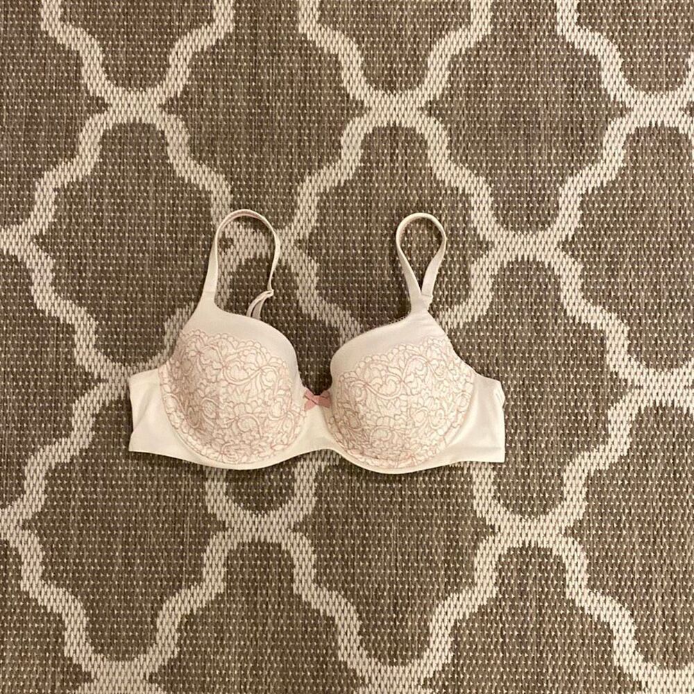Victoria secret body by Victoria lined denim bra size 38C